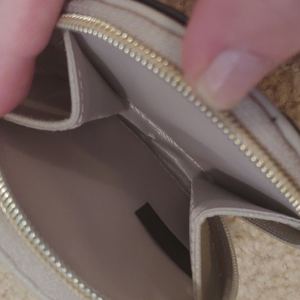 Puppy Coin Purse - Picture 2 of 3